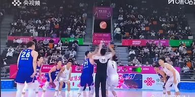 四川队以8160战胜辽宁队 获得全运会成年男篮铜牌_命中_高诗岩_胡金秋