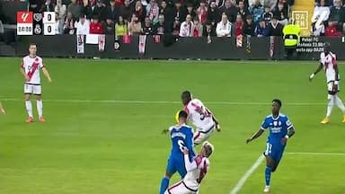 皇马遭遇不公？贝林厄姆姆巴佩接连倒地均无点球，裁判判罚引巨大争议_巴列卡斯_球衣_比赛