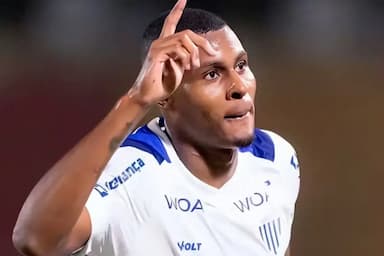 喜讯！一家中超球队即将免签巴乙银靴，米内罗前队友，白捡大宝贝_克莱伯_阿瓦伊_前场